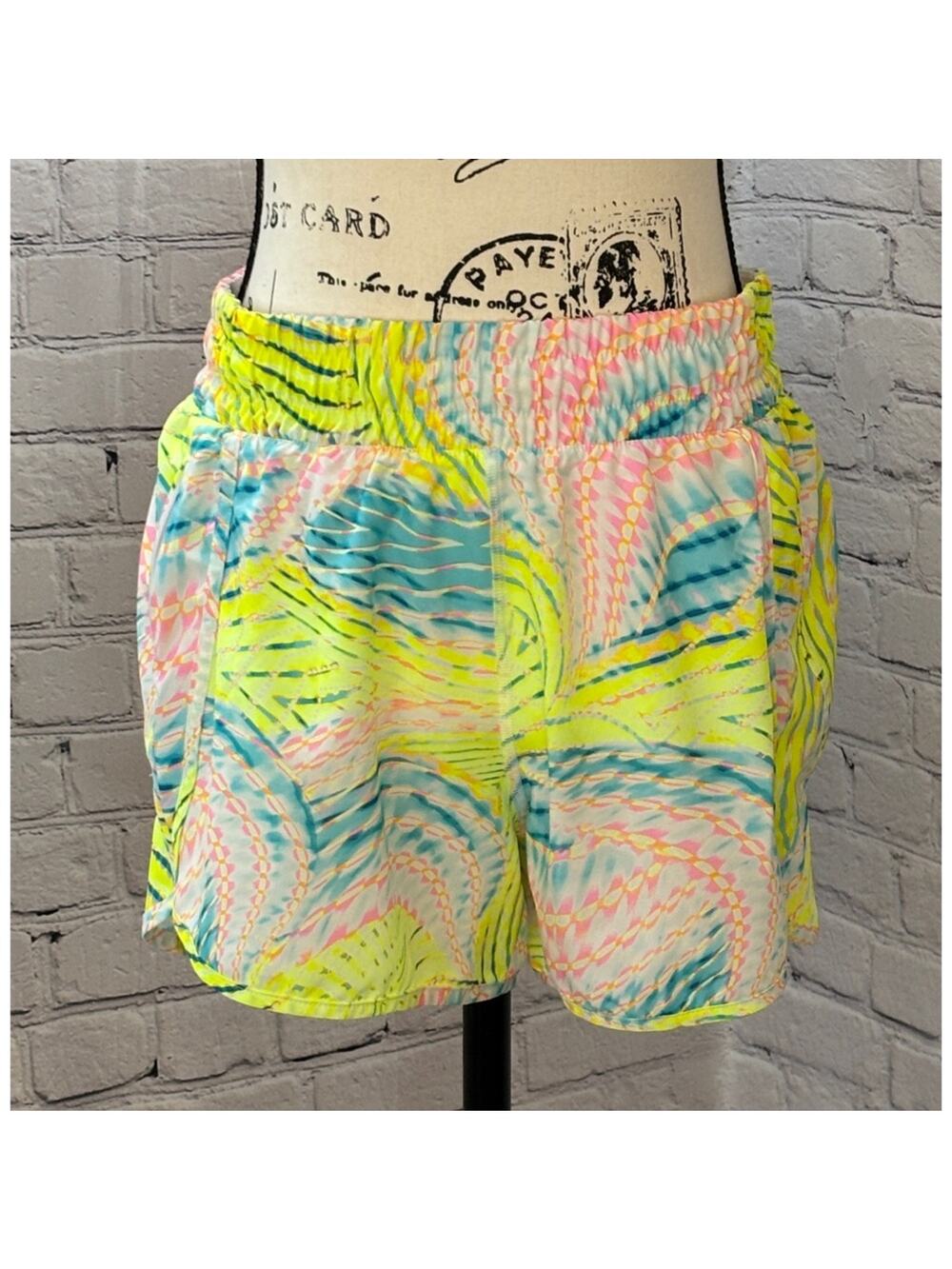 Avia Women's Multicolor Bike Lined Running Shorts (Size M)